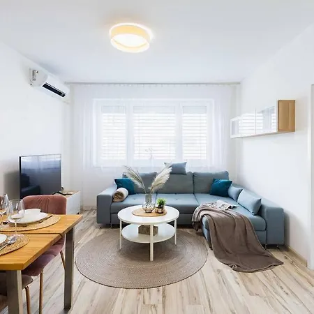 Apartment Modern Family Escape *